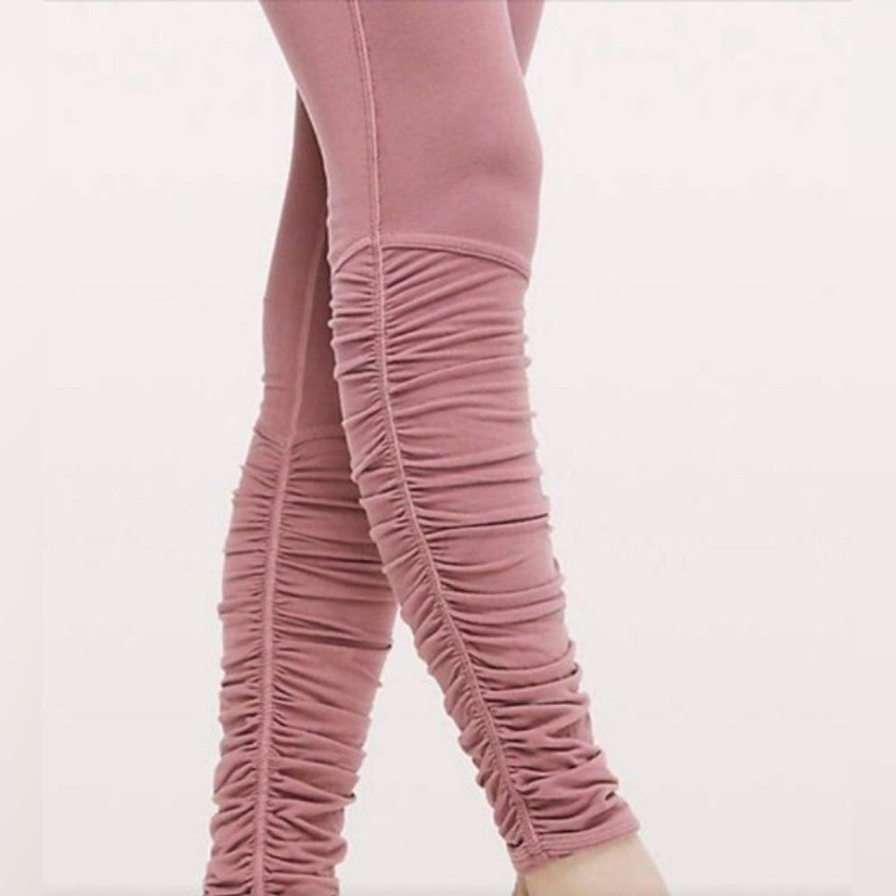Lululemon Ready To Rulu Tight *28" Ruched Spanish Rose Size 2